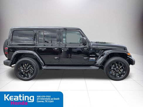 Used 2023 Jeep Wrangler Unlimited Sahara w/ Cold Weather Group AWD/4WD image 9