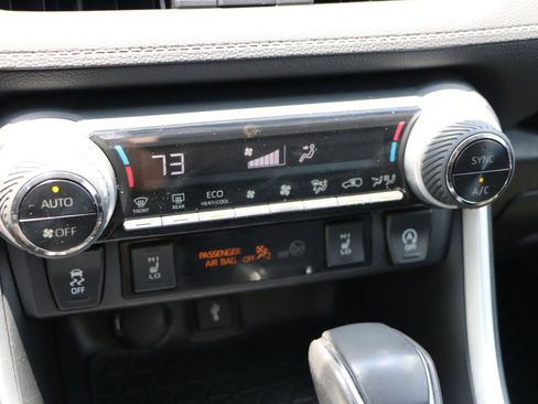 Used 2020 Toyota RAV4 XLE Premium AWD/4WD image 24