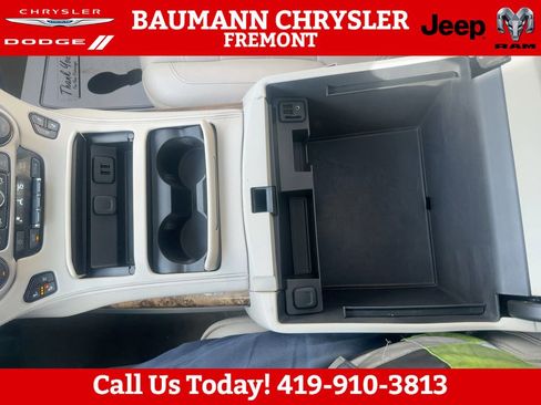 Used 2015 GMC Yukon Denali w/ Premium Package AWD/4WD image 19