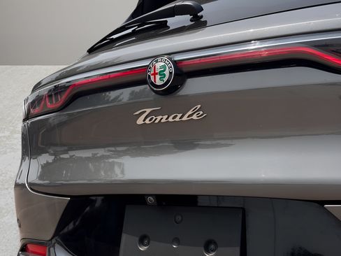 Used 2025 Alfa Romeo Tonale AWD/4WD image 26