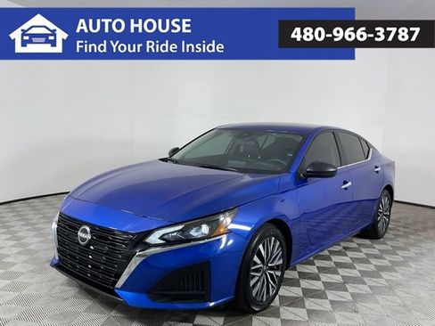 Used 2025 Nissan Altima 2.5 SV FWD image 1