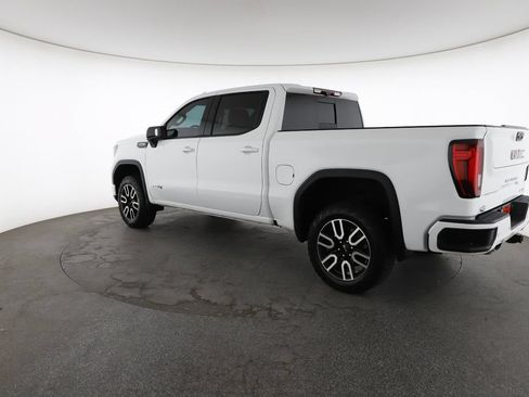 Used 2024 GMC Sierra 1500 AT4 w/ Technology Package AWD/4WD image 9