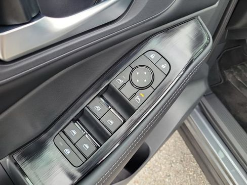 Certified 2026 Nissan Rogue SV FWD image 17