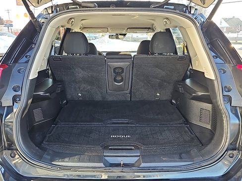 Used 2020 Nissan Rogue SV image 27