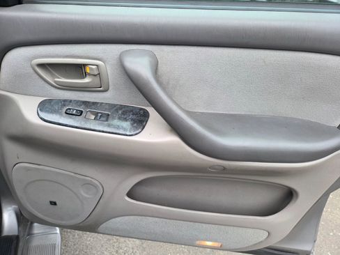 Used 2005 Toyota Sequoia SR5 image 14