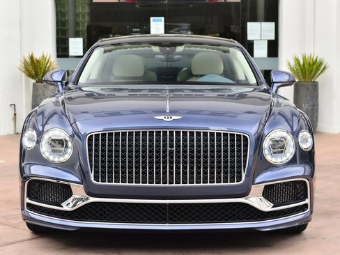 Used 2021 Bentley Flying Spur V8 image 7