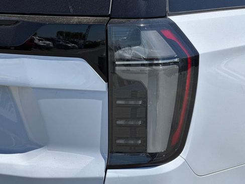 New 2026 Chevrolet Suburban High Country AWD/4WD image 34