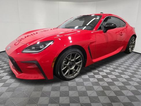Used 2023 Toyota GR86 w/ ALL Weather Mat Package (TMS) RWD image 3