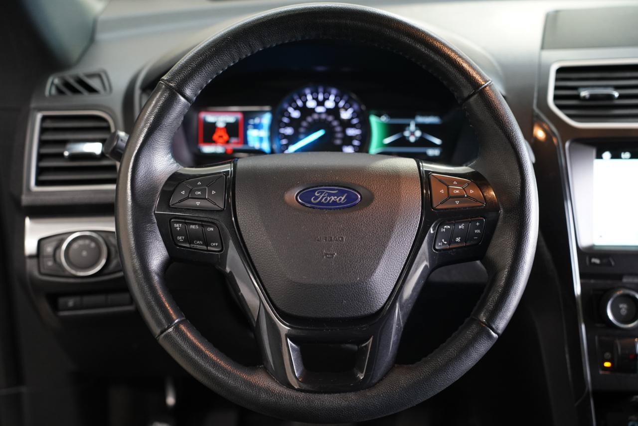 Used 2018 Ford Explorer XLT w/ Equipment Group 202A AWD/4WD image 12