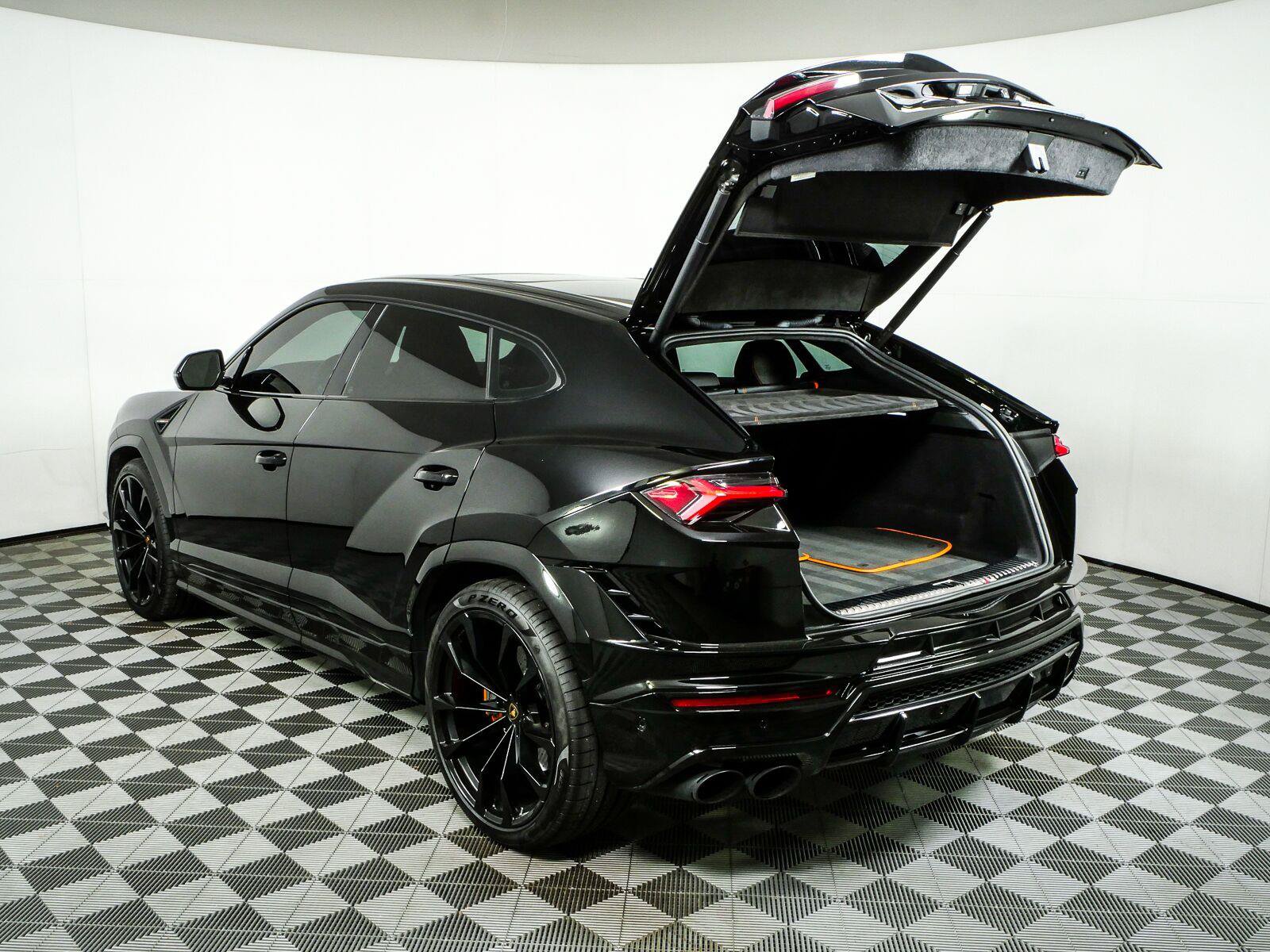 Used 2024 Lamborghini Urus S AWD/4WD image 34