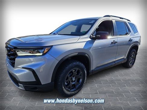 New 2025 Honda Pilot TrailSport image 3