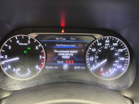 Used 2022 Nissan Sentra SR w/ SR Premium Package FWD image 17