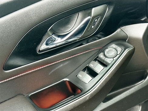 Used 2023 Chevrolet Traverse RS image 18