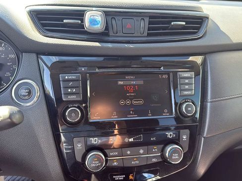 Used 2020 Nissan Rogue SV image 21