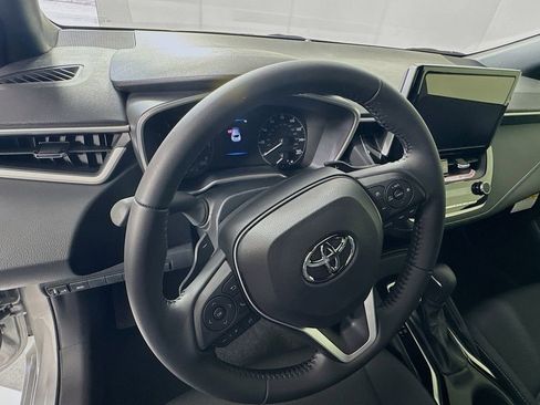 Used 2025 Toyota Corolla SE image 11