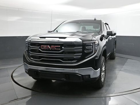 Used 2024 GMC Sierra 1500 SLT image 30
