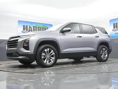 Used 2025 Chevrolet Equinox LT AWD/4WD image 19