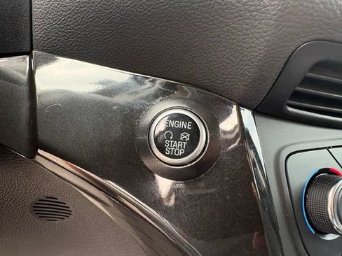 Used 2017 Ford Escape Titanium FWD image 28