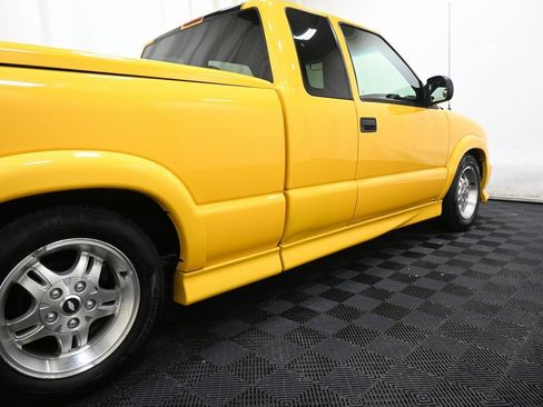 Used 2002 Chevrolet S10 Pickup LS w/ LS Preferred Equipment Group image 14