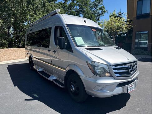 Used 2014 Mercedes-Benz Sprinter 3500 image 5