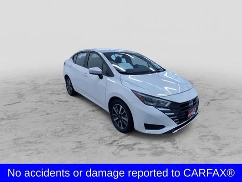 Used 2025 Nissan Versa SV image 3