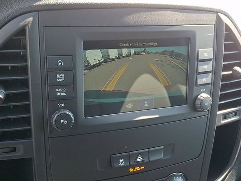 Used 2023 Mercedes-Benz Metris image 20