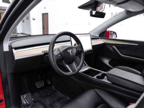 Used 2023 Tesla Model Y Long Range AWD/4WD image 3