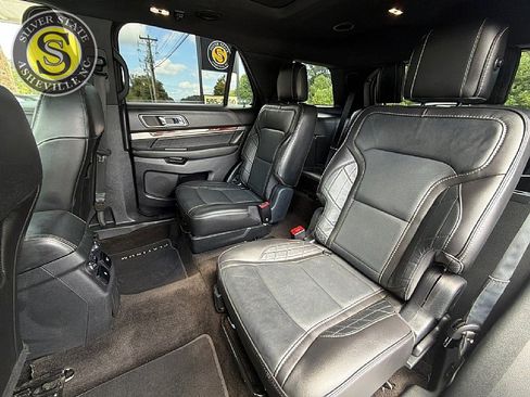 Used 2018 Ford Explorer Platinum AWD/4WD image 14