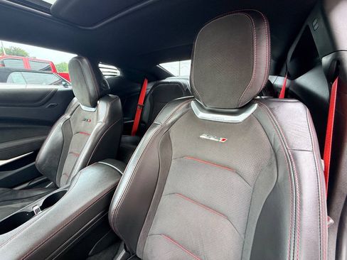 Used 2022 Chevrolet Camaro ZL1 RWD image 32