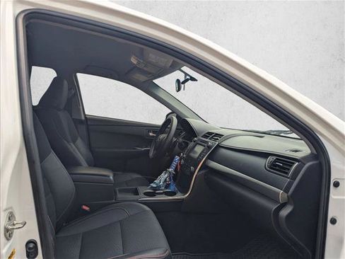 Used 2016 Toyota Camry SE FWD image 15