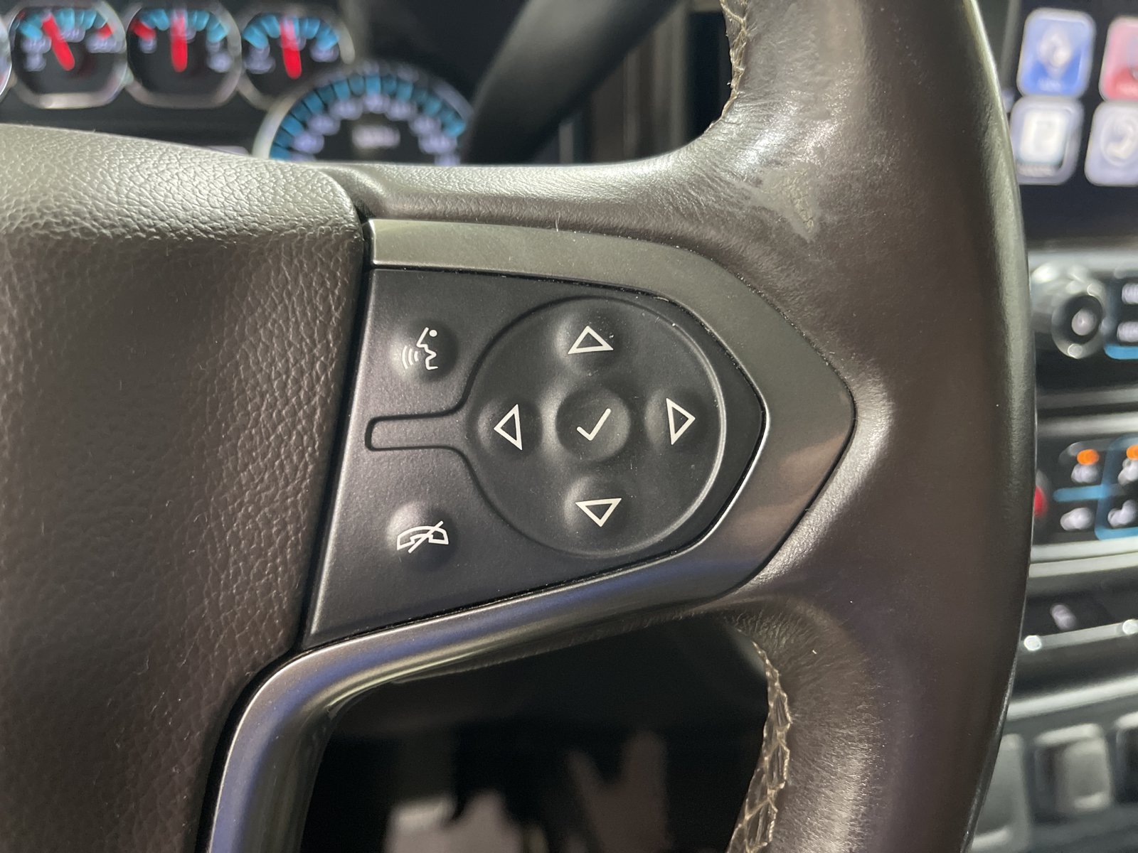 Used 2014 Chevrolet Silverado 1500 LTZ AWD/4WD image 25
