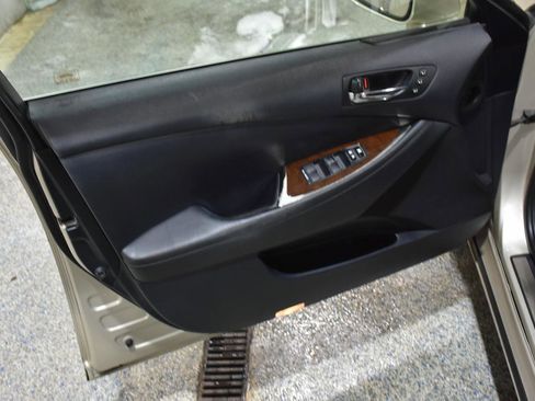 Used 2010 Lexus ES 350 image 31