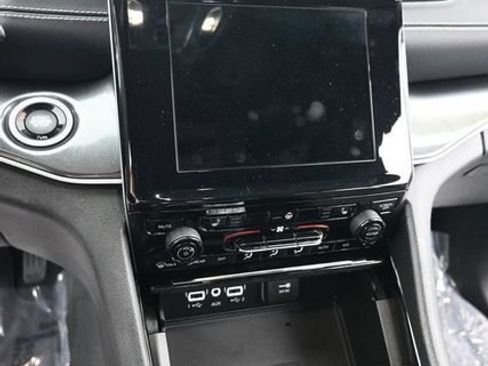 Used 2023 Jeep Grand Cherokee Altitude AWD/4WD image 20