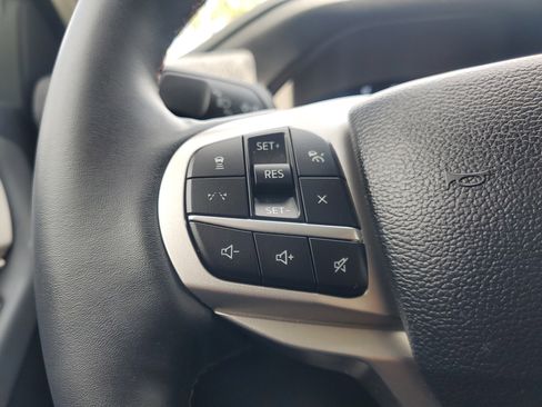 Used 2025 Ford Explorer Active RWD image 23