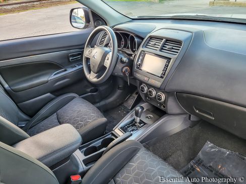 Used 2023 Mitsubishi Outlander Sport AWD image 27