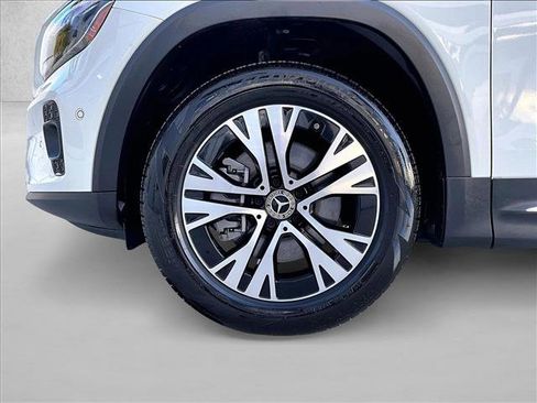 Used 2025 Mercedes-Benz GLB 250 GLB 250 image 10