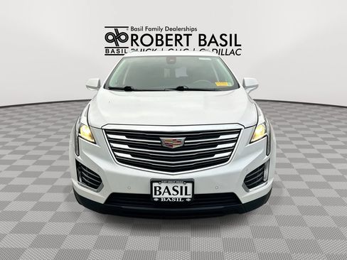 Used 2017 Cadillac XT5 Luxury w/ Driver Awareness Package AWD/4WD image 3