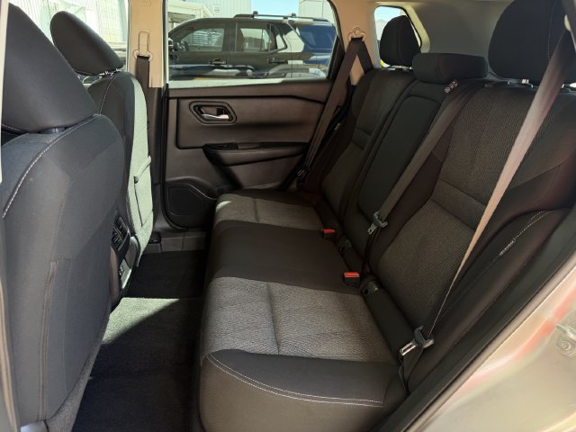 Used 2025 Nissan Rogue SV AWD/4WD image 26