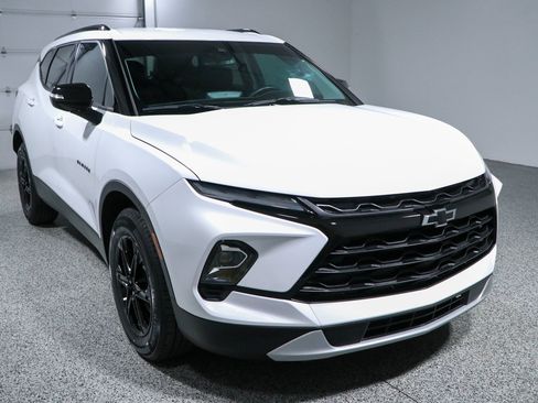 Used 2023 Chevrolet Blazer LT w/ Midnight/Sport Edition FWD image 5