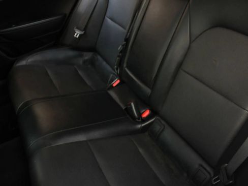 Used 2018 Kia Stinger Premium image 16