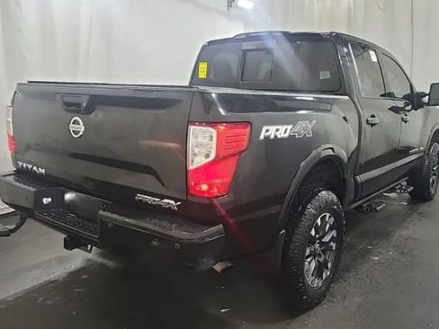 Used 2018 Nissan Titan PRO-4X w/ Pro-4x Convenience Package image 4