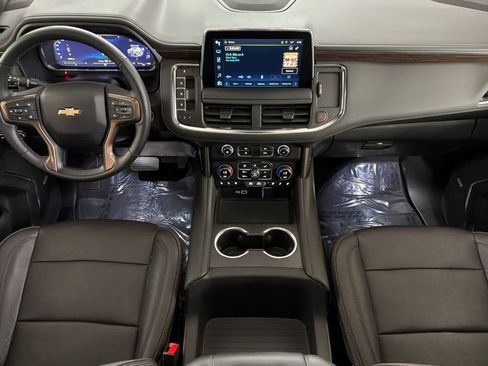 Used 2023 Chevrolet Tahoe High Country AWD/4WD image 3