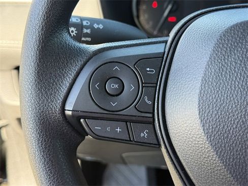 Used 2025 Toyota RAV4 XLE image 24