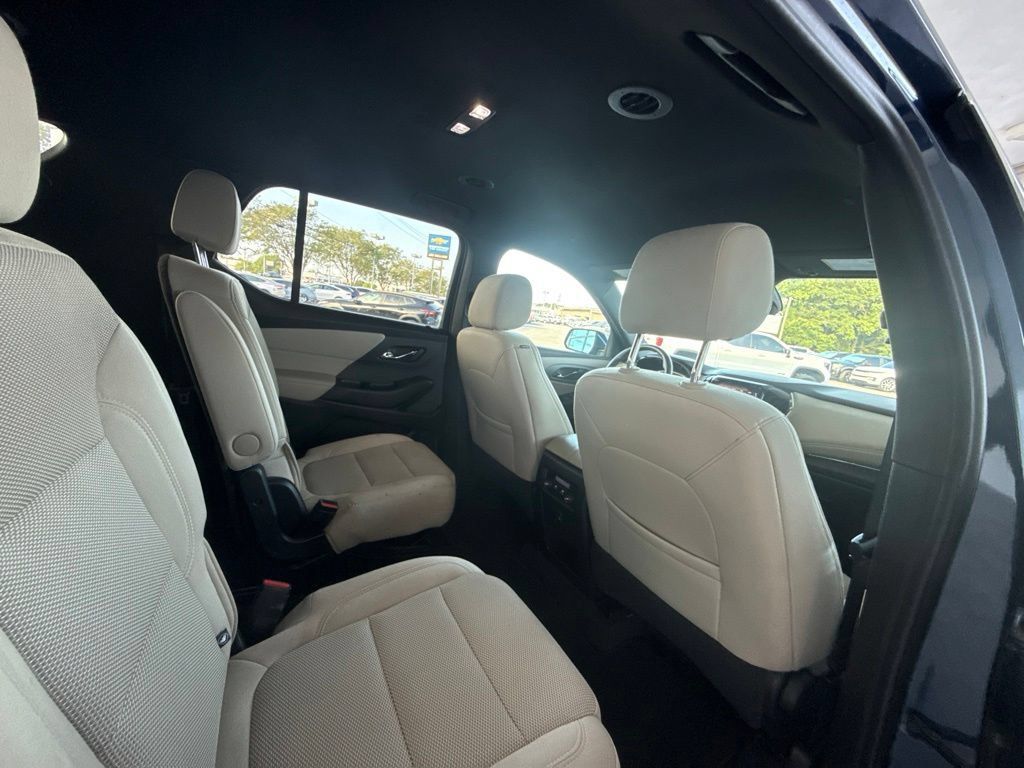 Used 2023 Chevrolet Traverse LT FWD image 30
