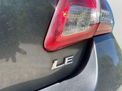 Used 2011 Toyota Camry LE FWD image 10