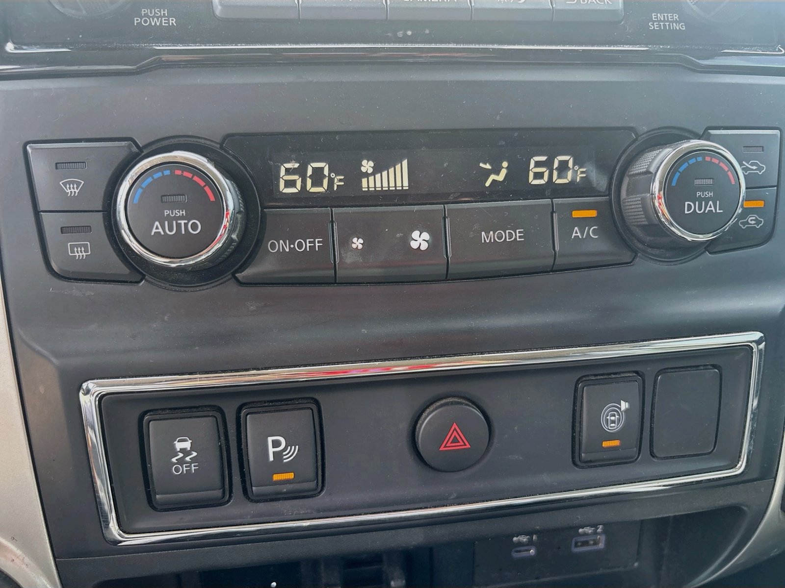Used 2021 Nissan Titan 4x4 Crew Cab image 16