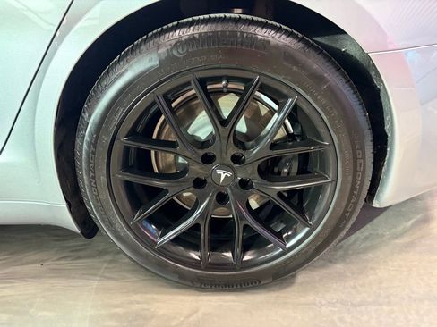 Used 2024 Tesla Model S image 22