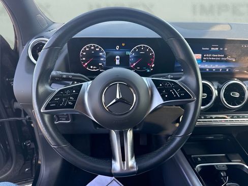 Used 2025 Mercedes-Benz GLA 250 image 13
