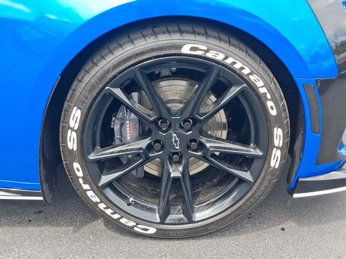 Used 2024 Chevrolet Camaro SS RWD image 8