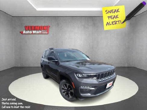 Used 2022 Jeep Grand Cherokee Limited 4xe image 1